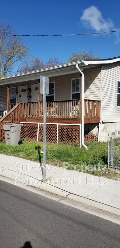 Photo - 217 W Washington St House