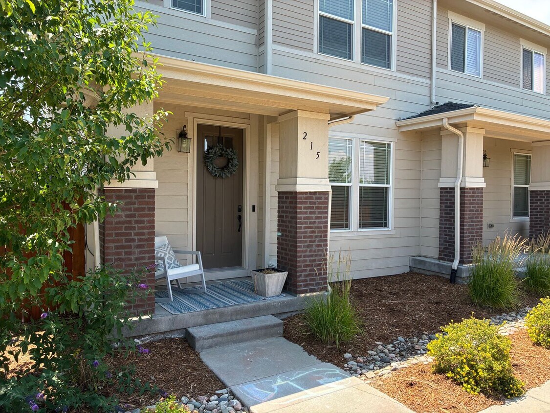 Foto principal - Welcome to this Beautifully Maintained 4-B...