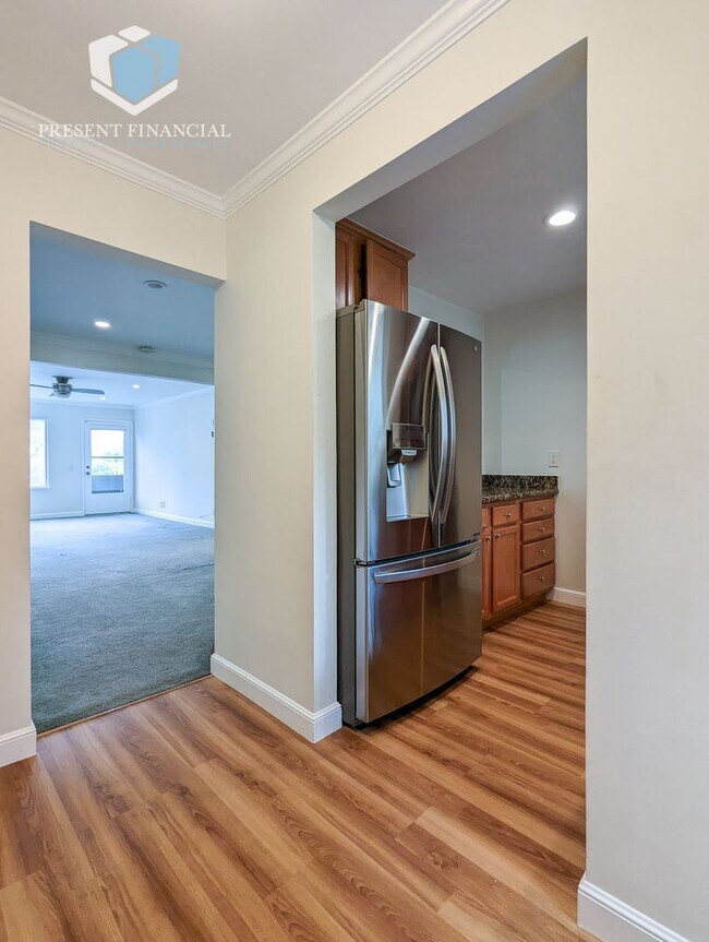 Building Photo - 2 br, 1 bath House - 4012 Farm Hill Blvd #203