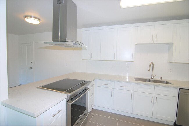 Foto del edificio - 2425 E 5th St