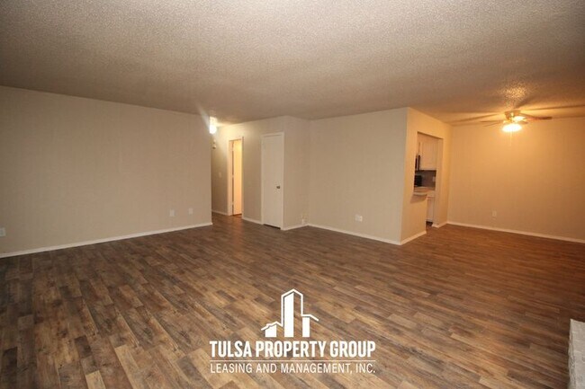 Building Photo - 12706 E 39th St