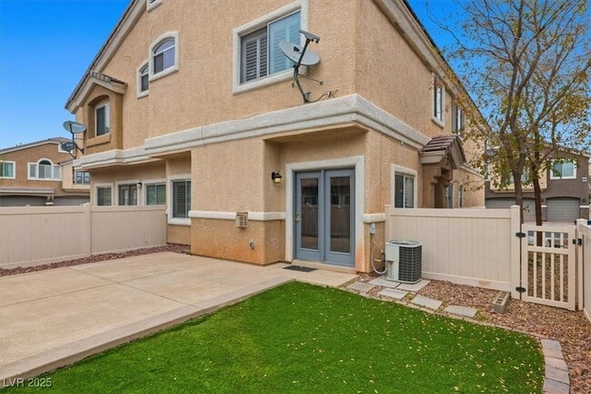 Foto del edificio - 3313 Speckle Summer Pl