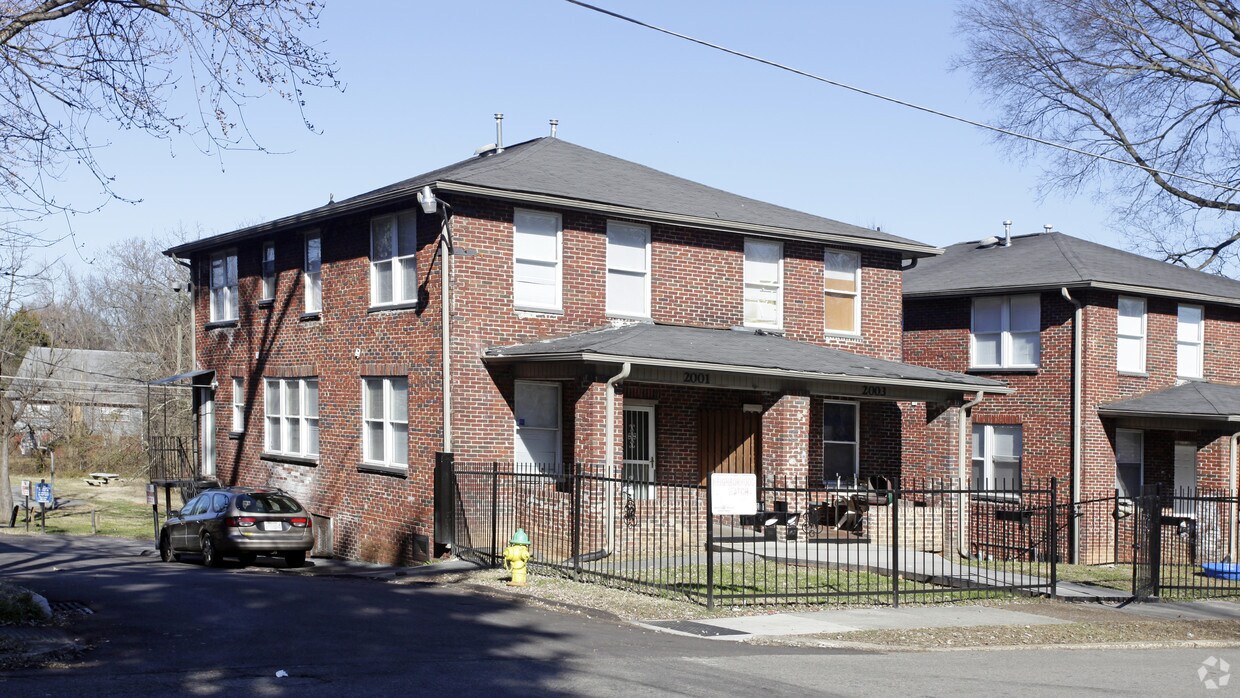 Primary Photo - 2001-2007 E 5th Ave