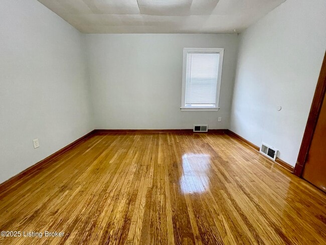 Building Photo - 208 Breckenridge Ln