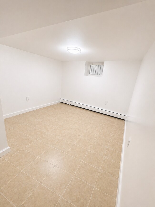 Foto del edificio - 2408 Beverley Rd