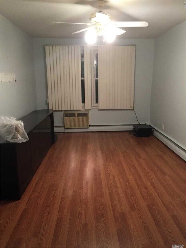 Foto del edificio - 52-17-5270 70th St