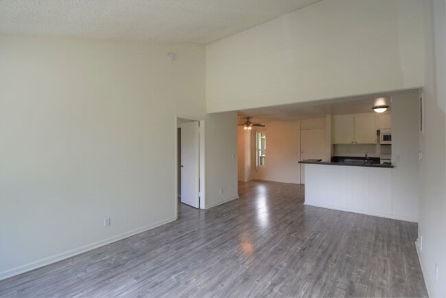 Building Photo - 7350 Kester Ave