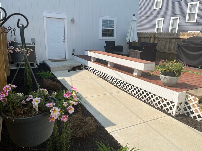 Back patio - 1364 Hildreth Ave