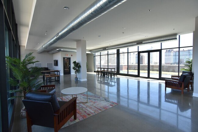 Building Photo - 3832 N Broadway St