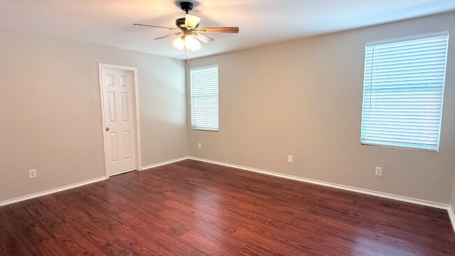 Foto del edificio - 3132 Coolwood Ln