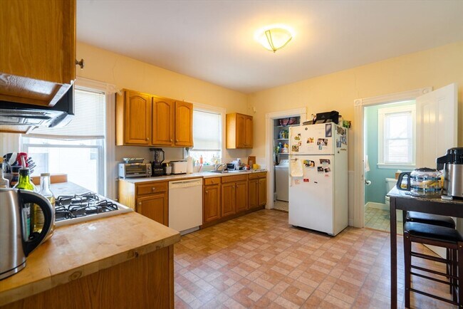 Foto del edificio - 78 Mapleton St