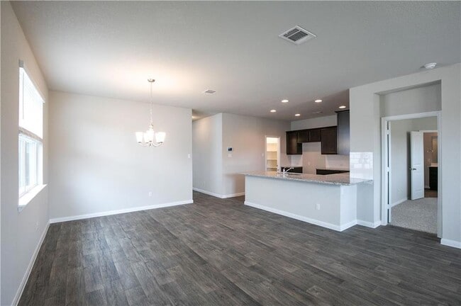 Foto del edificio - 505 Naset Dr