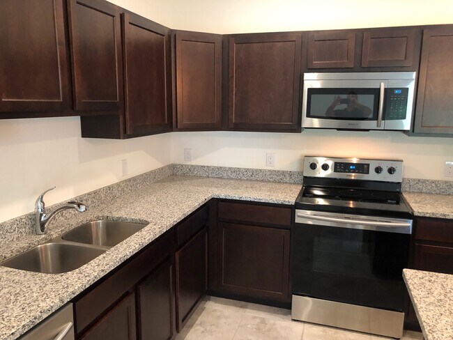Kitchen - 24484 Zephyr Ct