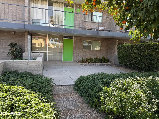 Foto del edificio - 7601 E 2nd St