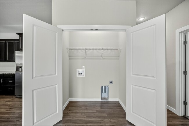 Building Photo - 3189 W Reese