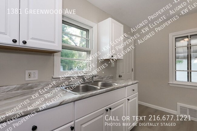 Foto del edificio - 1381 Greenwood Ave