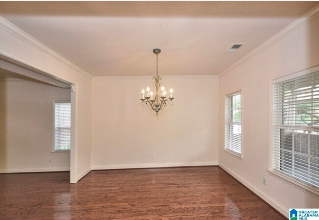 Building Photo - 107 Castlehill Dr