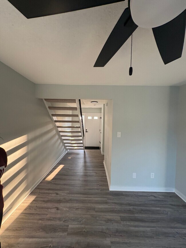 Foto del edificio - 3675 Sylvan Ln