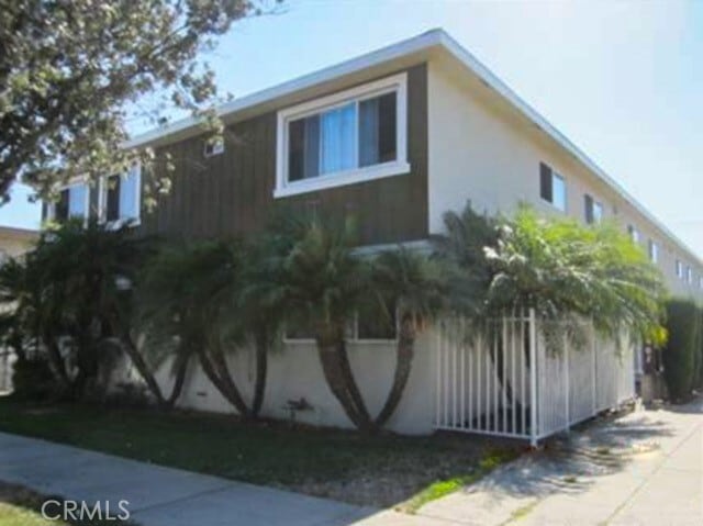 Building Photo - 913 Mariposa St