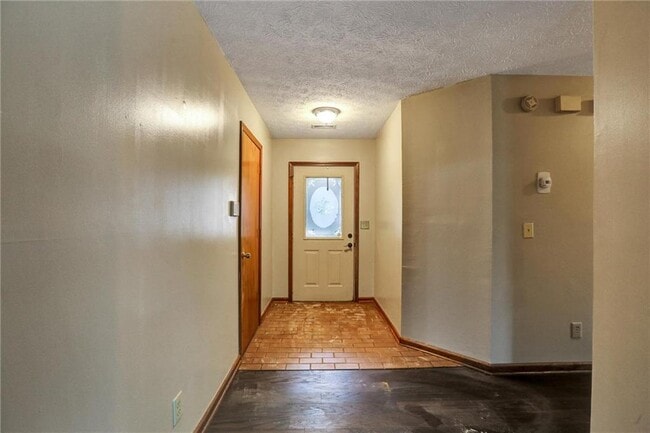 Building Photo - 1262 Bailing Dr