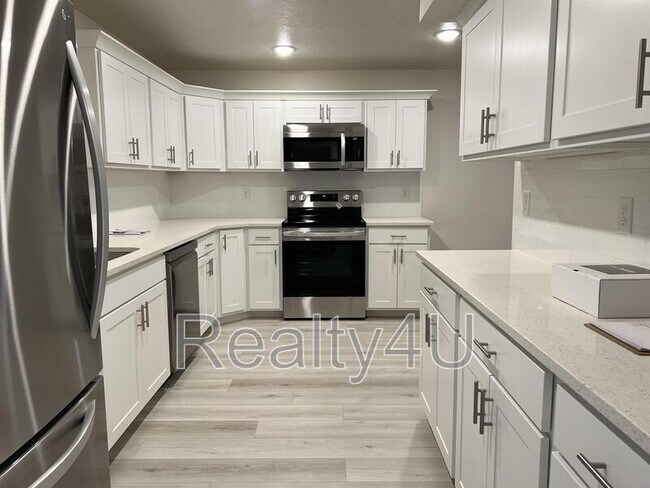 Foto del edificio - 2244 N Canyon Rd