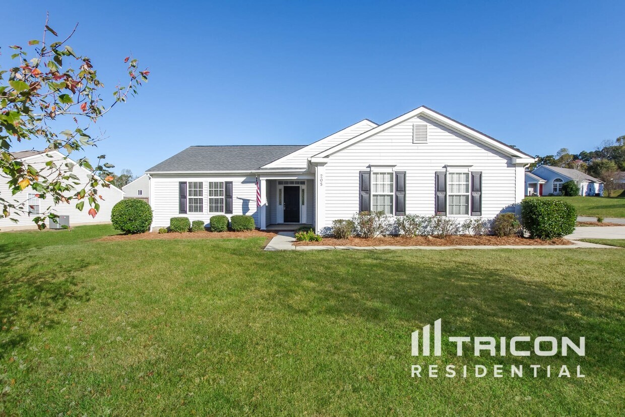 Foto principal - 205 Brookstone Dr