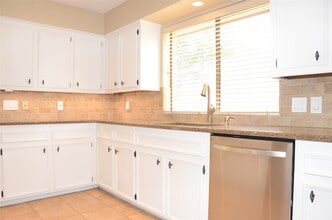 Building Photo - 3002 N Blue Meadow Cir