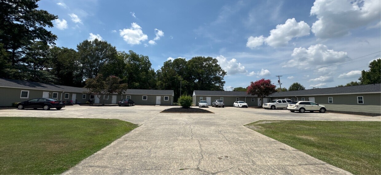 Building Photo - 1100 Cypress St