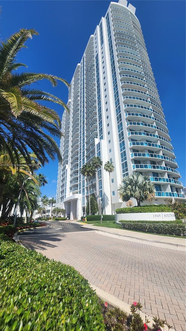 Building Photo - 1945 S Ocean Dr