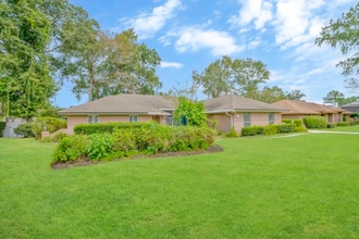 Building Photo - 2244 Staggerbush Dr