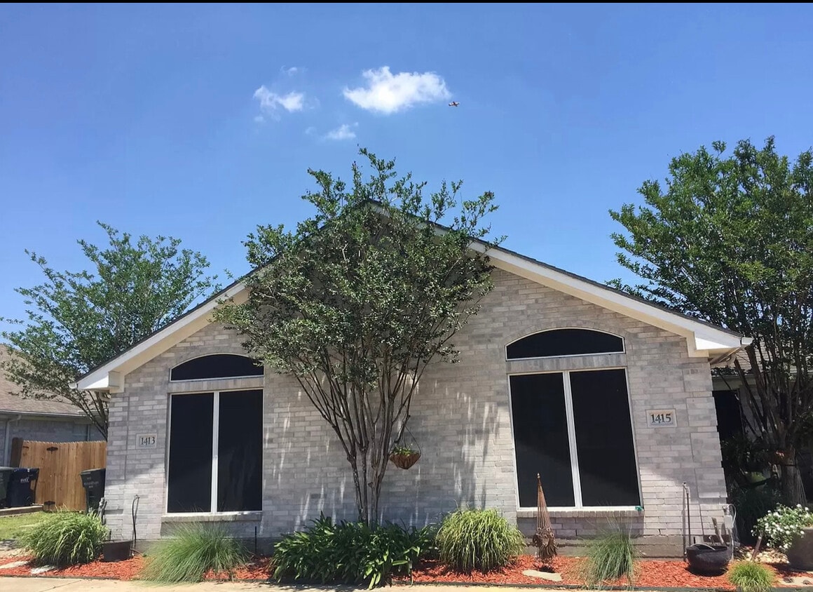 1411 Western Oaks Ct, Bryan, TX 77807 Townhome Rentals in Bryan TX