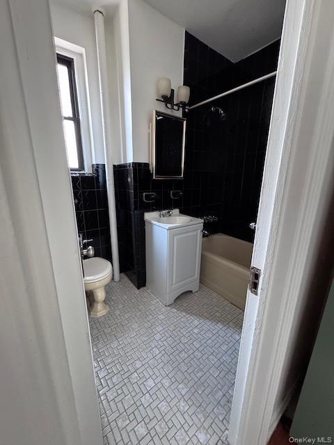 Foto del edificio - 35-45-45 81st St