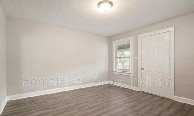 Foto del edificio - 1213 Lasalle St