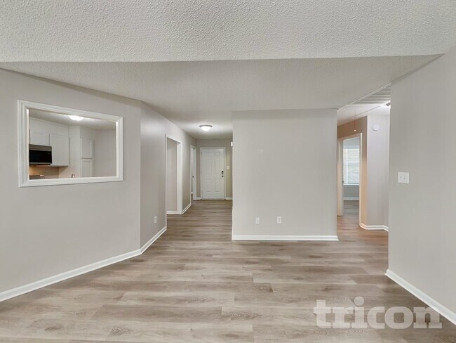 Foto del edificio - 4613 Jacquelyne Dr
