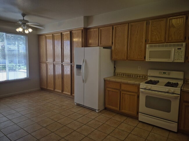 Building Photo - 2176 Catherwood Way