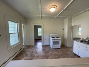 Building Photo - 21-23-23 Lyman St