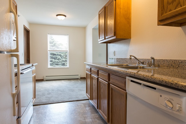 Building Photo - Parkcrest Apartments
