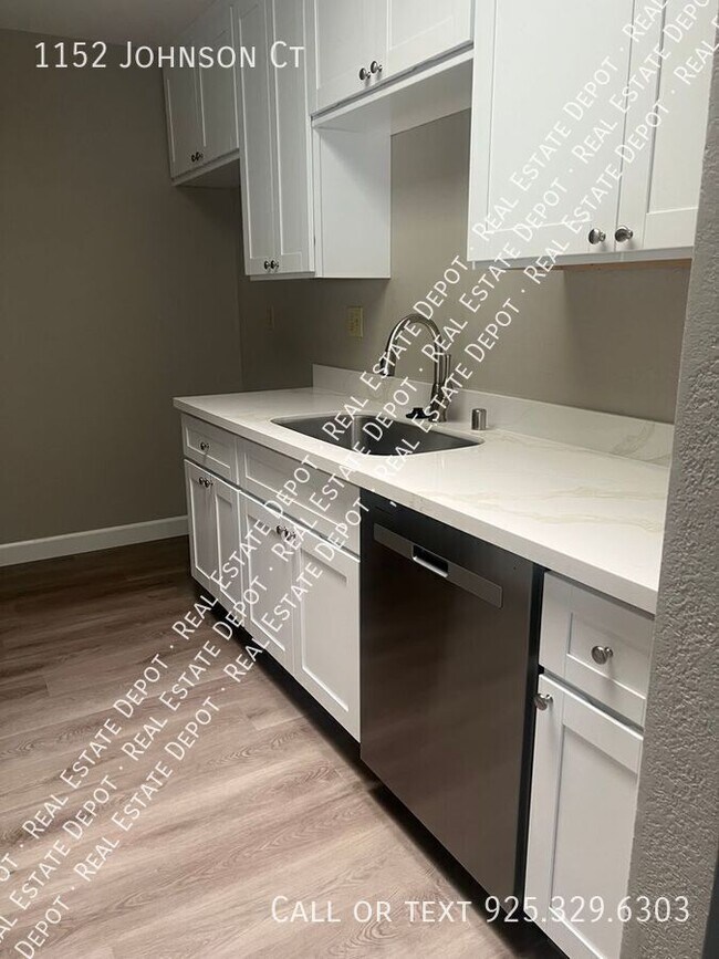 Foto del edificio - 1152 Johnson Ct