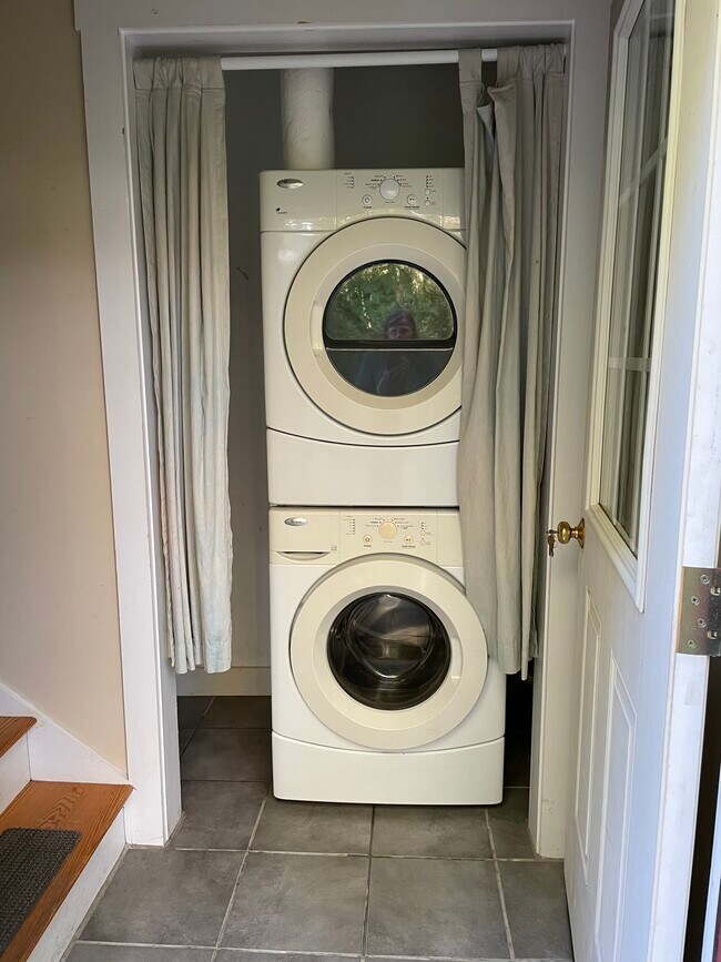 washer/dryer - 11 Independence Way