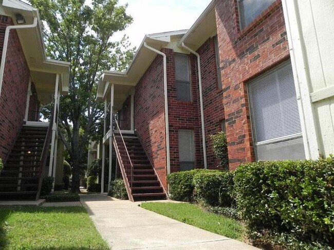 Foto del edificio - 540 East Bethany Drive