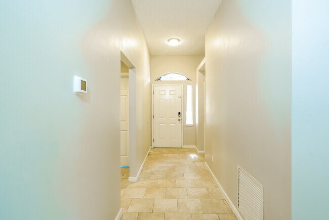 Foto del edificio - 1126 Brookwood Bluff Rd E