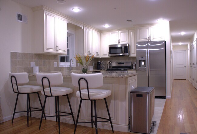 Foto del edificio - 368 Sanford Ave
