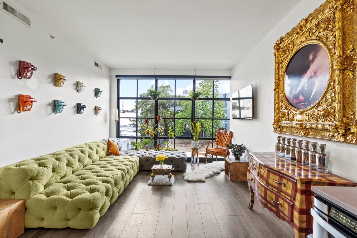 Foto principal - 2030 8th St NW