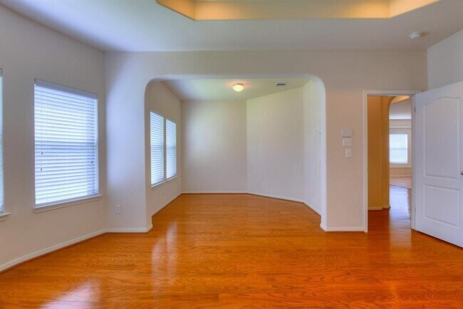Building Photo - 4711 Bellows View Dr