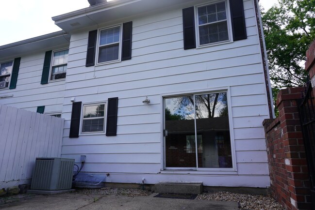 Building Photo - 1008 Jana Dr