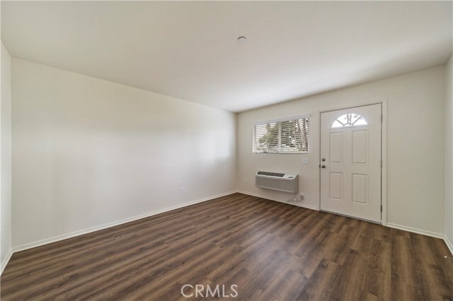 Building Photo - 1198 S San Antonio Ave