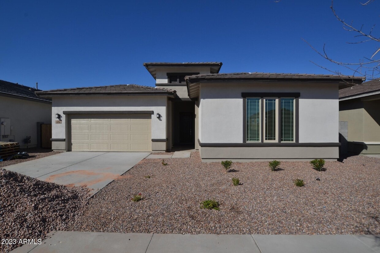 Primary Photo - 5526 N 107th Ln