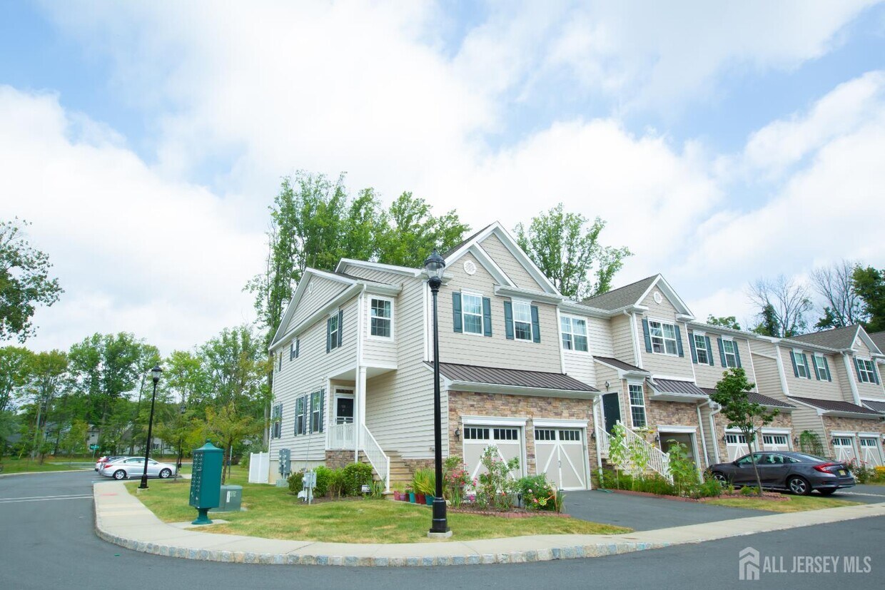 Foto principal - 101 Pearce Ln