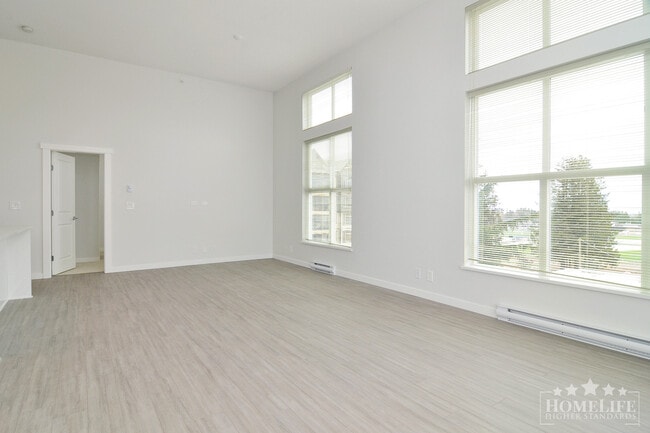 Building Photo - Bright Top Floor Corner Unit at Union Park in Willoughby Heights