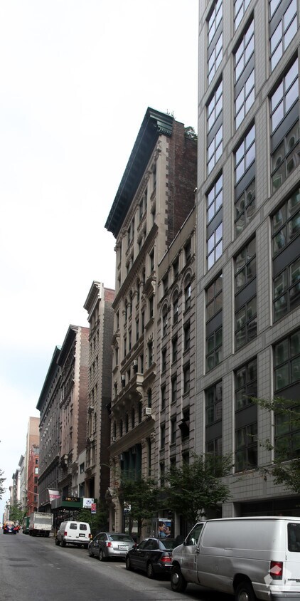 Primary Photo - 43 E 19th St